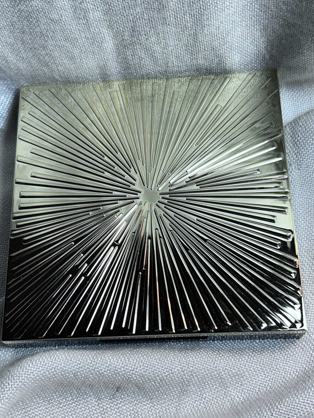 Estee Lauder Pure Color Envy Sculpting Eyeshadow (12) Pure Color Blush (2)